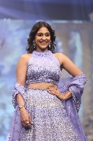 Regina Cassandra Photo Pictures